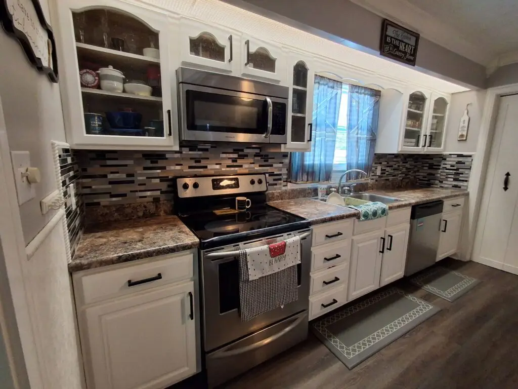 Kitchen Backsplash Installation in Bowling Green